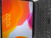 CS2182/2026 SILVER I PAD WITH BLACK COVER AND KEYBOARD